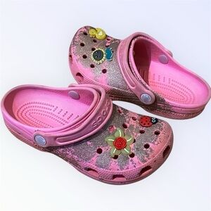 Crocs Kids Pink Clogs with Fun Charms J2 Glitter crocs